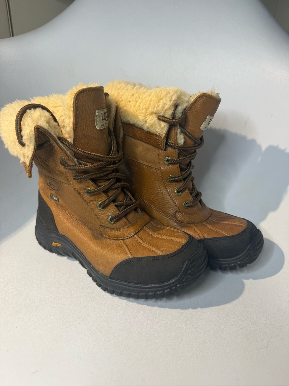 UGG Adirondack III Waterproof BOOTS - Women’s CHESTNUT Leather  Size 6